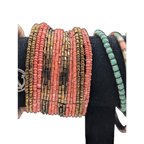 Lot of Nine Mint Coral Bracelets - Picture 4 of 8